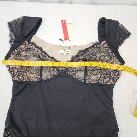 POPULISH Black Shapewear Sculpting Bodysuit V Neck Lace Thong - Picture 4 of 5